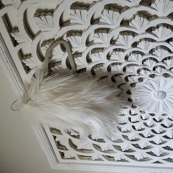 White Fur Collar by Adrienne Landeau One Size - Picture 2 of 7